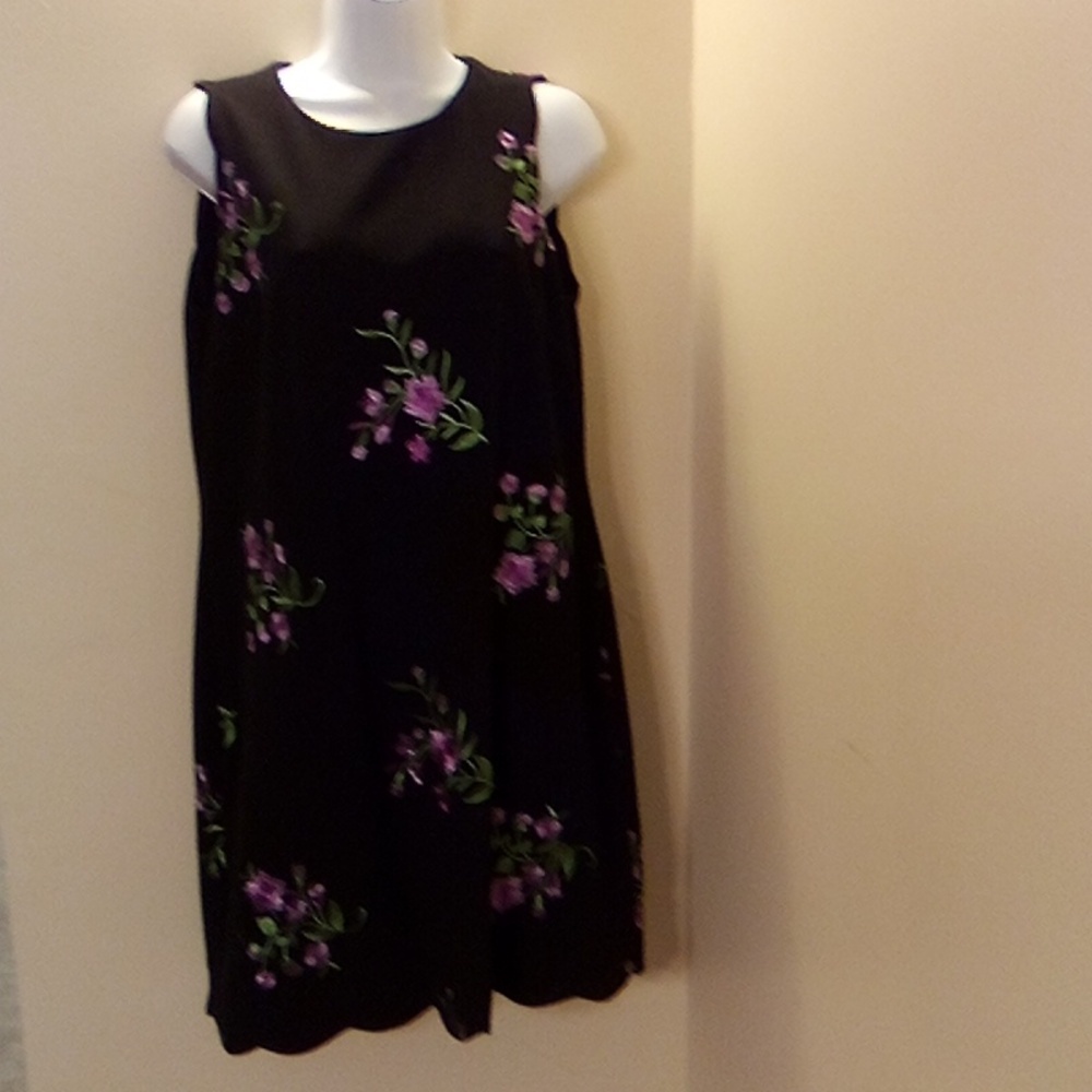 JOHN STUDIO DRESS PRE-OWNED SIZE 10 Floral Embroidered Black Dress - Picture 2 of 10